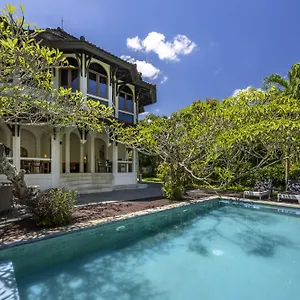Cove Urbanest Seminyak (Bali)