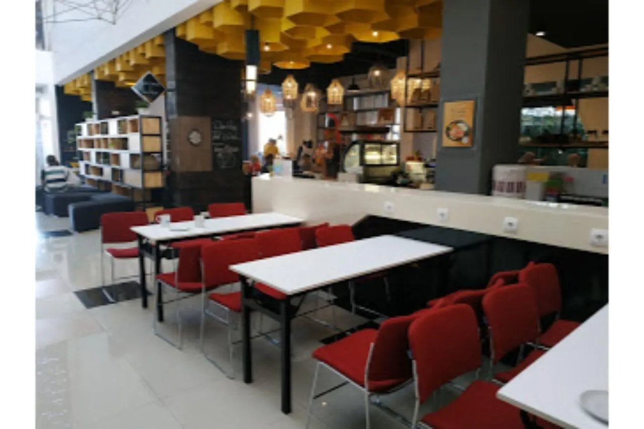 Berry Biz Hotel Seminyak