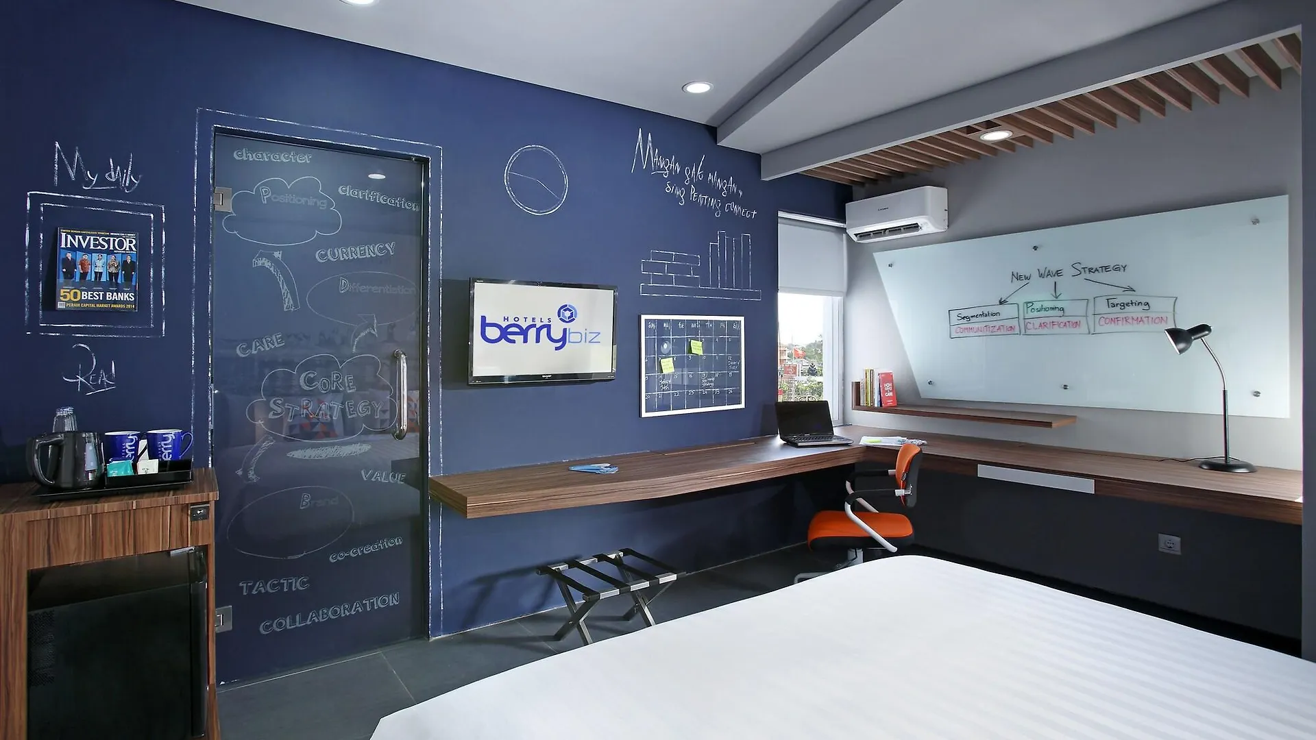 Berry Biz Hotel Seminyak  3*, Seminyak (Bali)