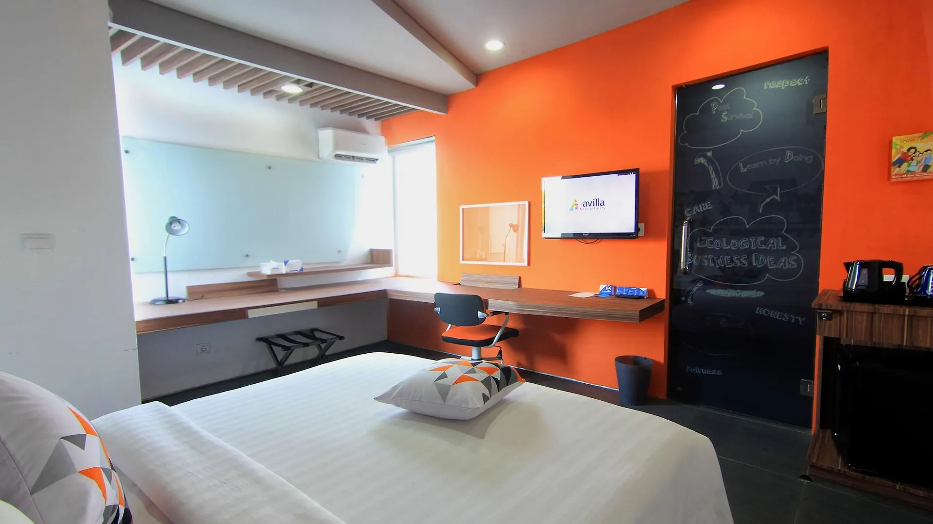 Berry Biz Hotel Seminyak