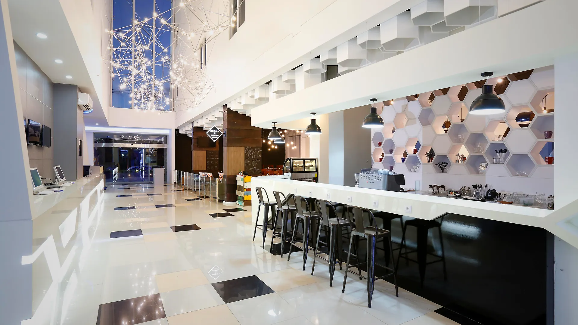 Berry Biz Hotel Seminyak