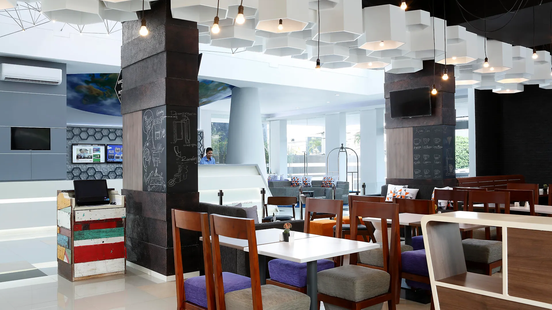 ***  Berry Biz Hotel Seminyak  Indonesia