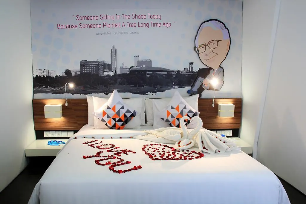 Berry Biz Hotel Seminyak   Seminyak (Bali)