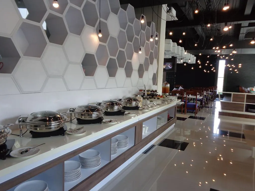 Berry Biz Hotel Seminyak