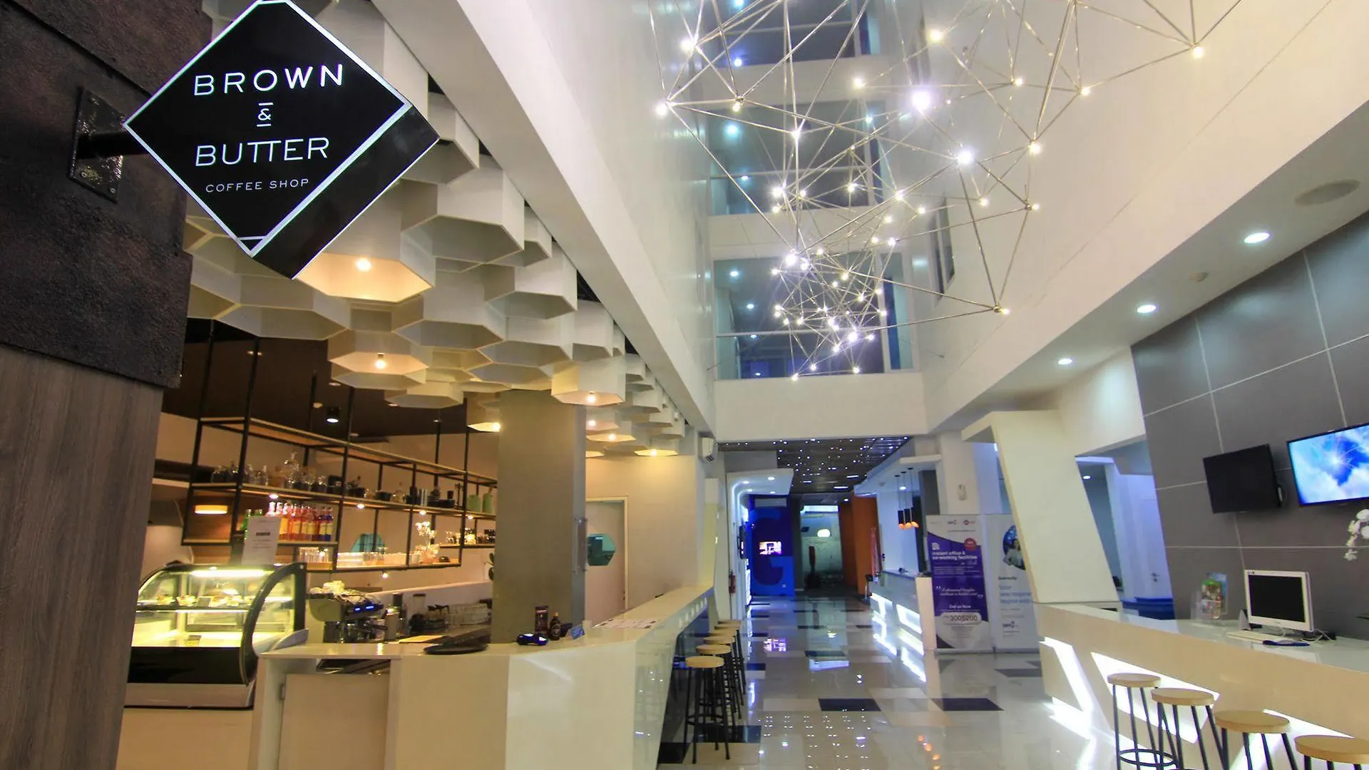 Berry Biz Hotel Seminyak
