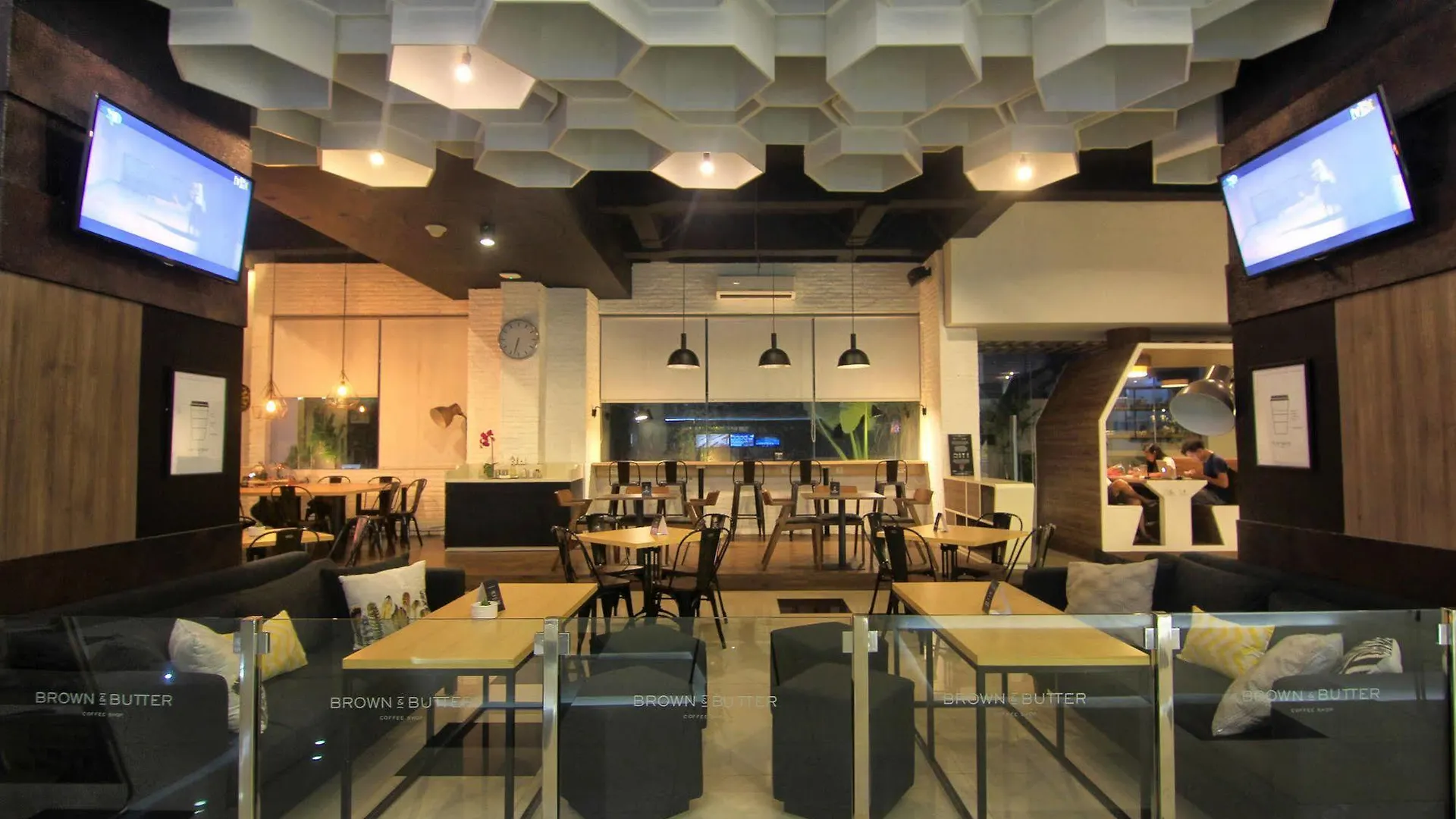 Berry Biz Hotel Seminyak