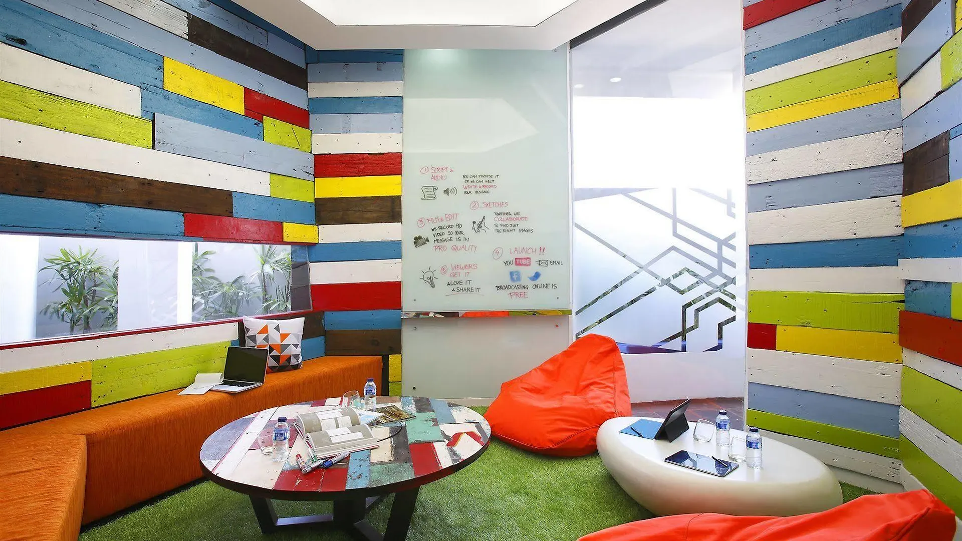 Berry Biz Hotel Seminyak  Seminyak (Bali)